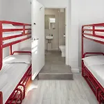 Astor بيت شباب يورك